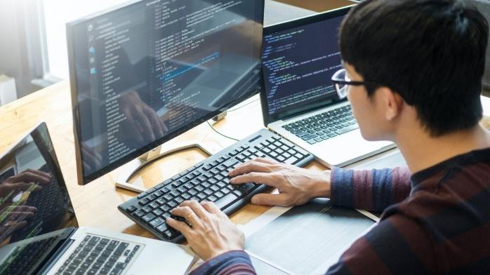 美國程序員當雇傭兵，俄羅斯程序員當黑客，而中國程序員專心掙錢